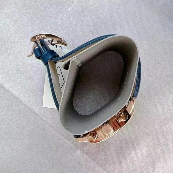 Fossil BQ1704 Rhett Chronograph Navy Leather Watch - Picture 4 of 5